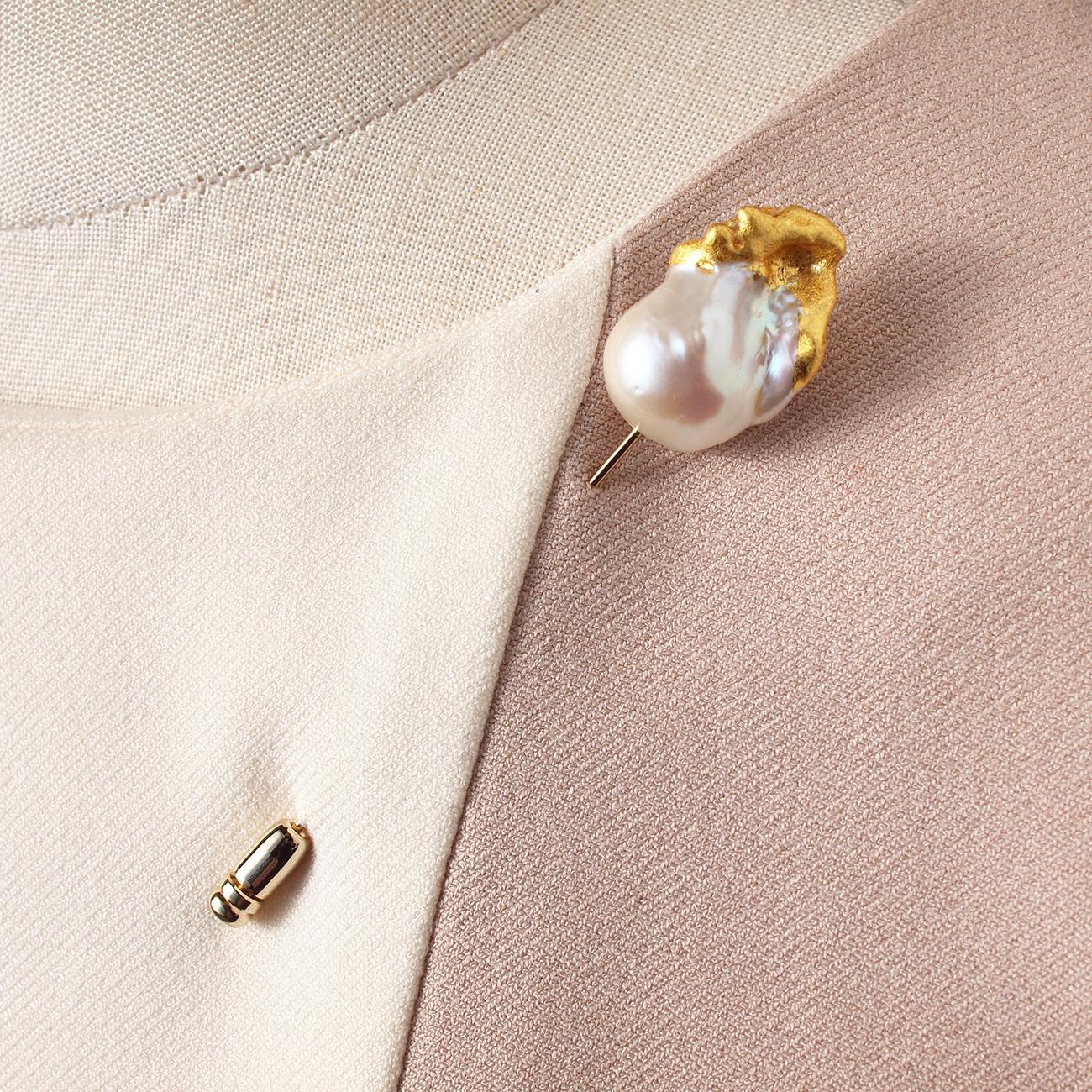 《1点物》華やか大粒パール[01]金箔とオイスターパールのピンブローチ　私らしいセレモニー・フォーマル　3日以内発送1枚目の画像